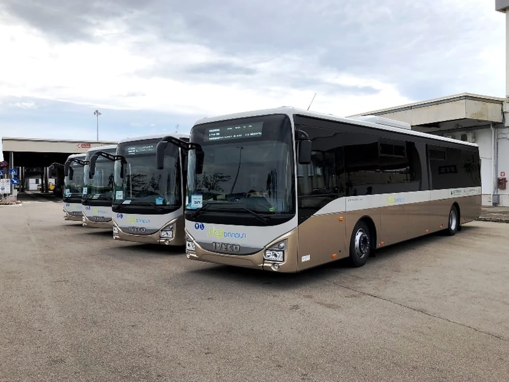 Puglia: 526 nuovi autobus sostenibili per il trasporto pubblico