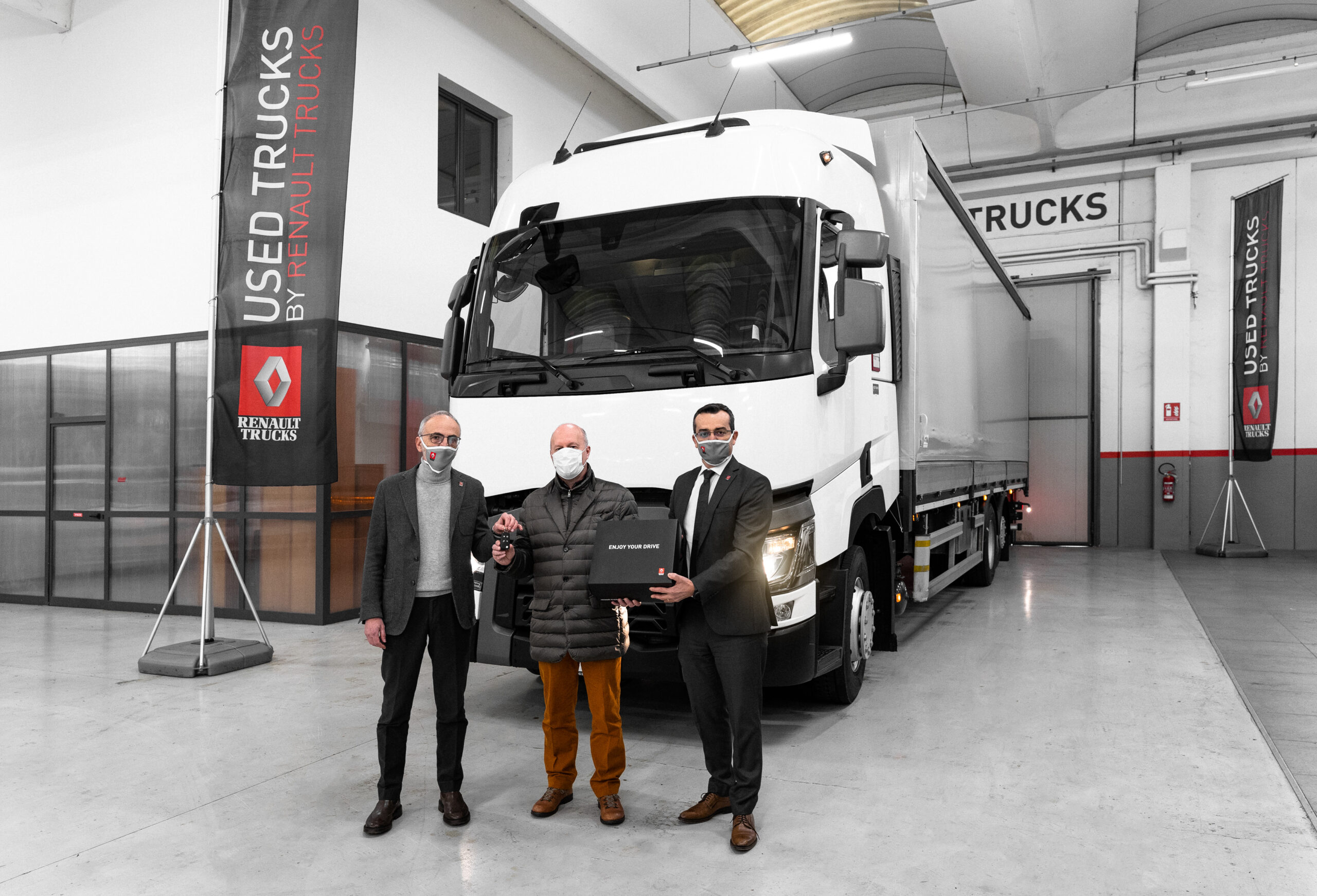 Renault Trucks: il primo trattore convertito in carro arriva in Italia