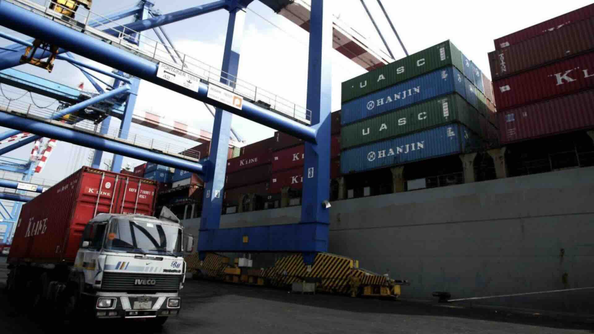 Autotrasporti: risarcimento ai camion per congestione al porto di Napoli