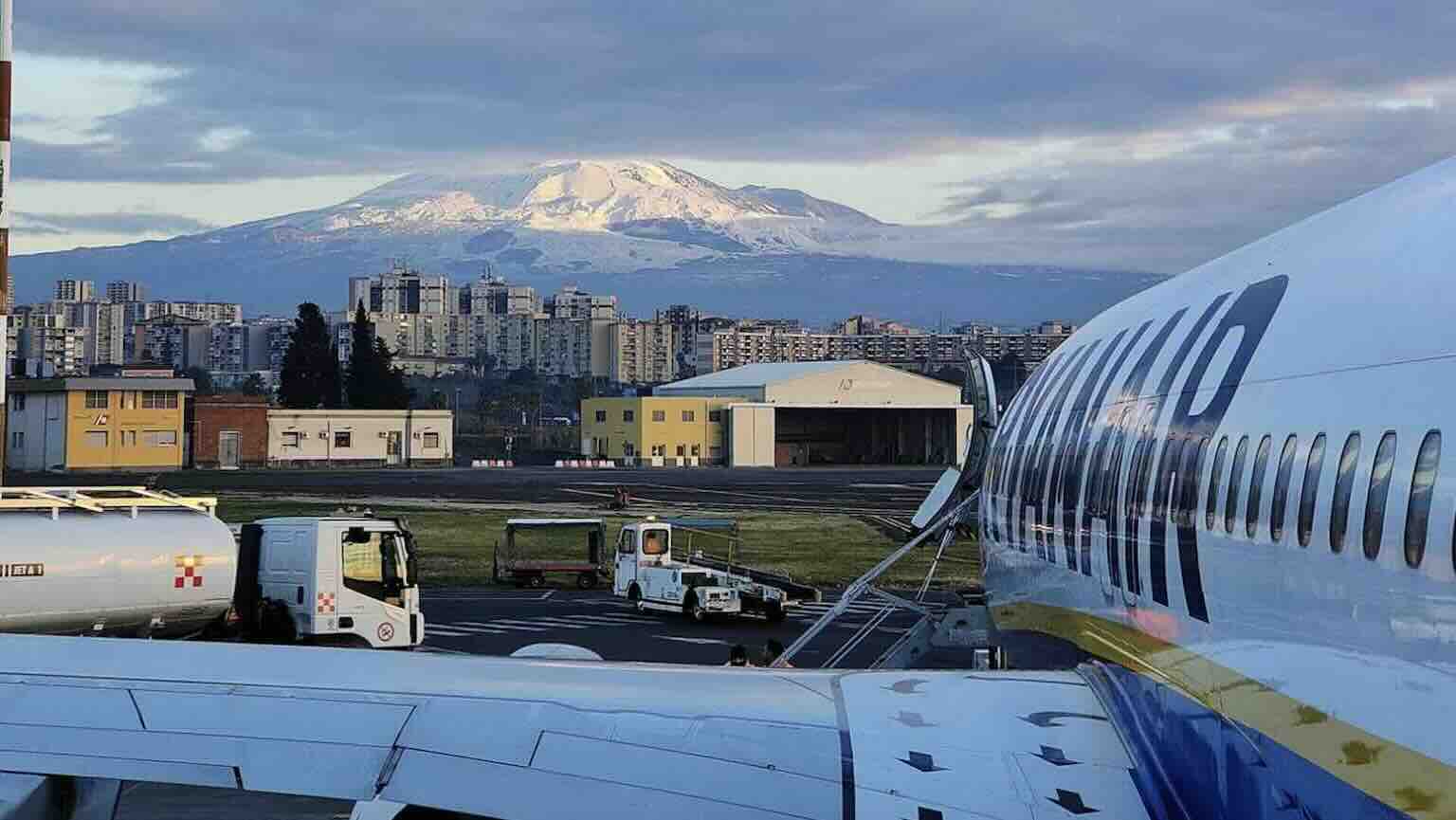 Etna: aeroporto di Catania voli aerei pienamente operativi