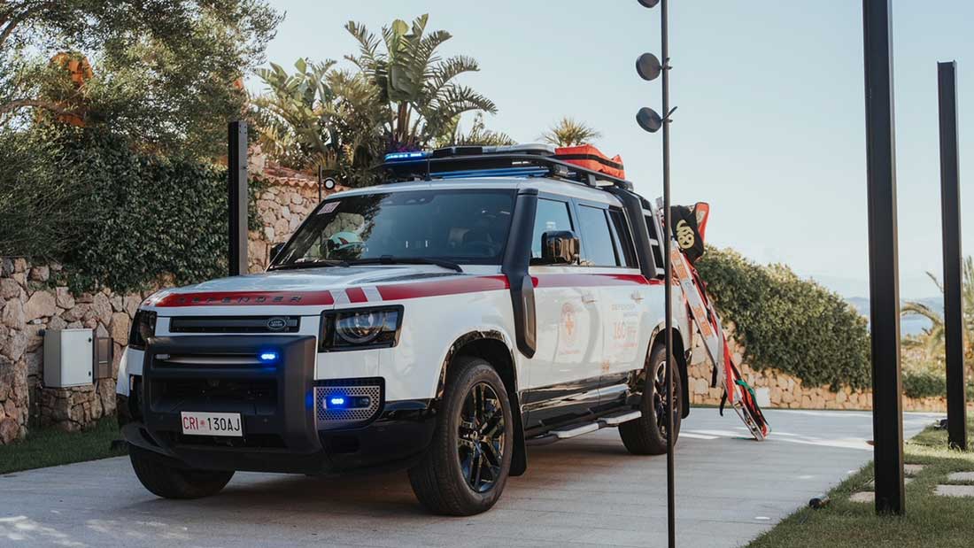 Land Rover Defender 130 Outbound in dotazione alla Croce Rossa Italiana
