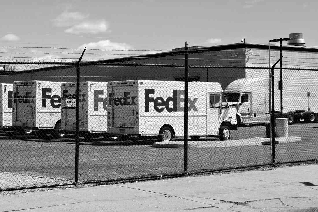 Sciopero internazionale dei lavoratori FedEx contro la riduzione di personale