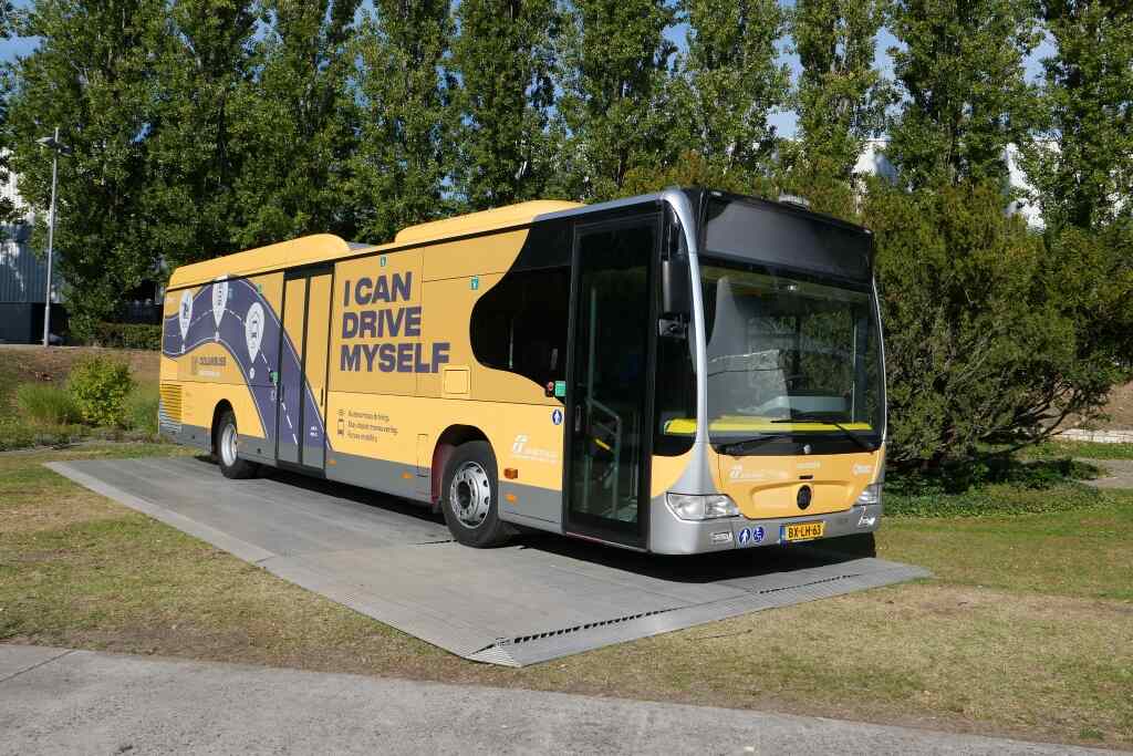 I nuovi bus a guida autonoma di Busitalia e Qbuzz all’Innotrans 2024 di Berlino