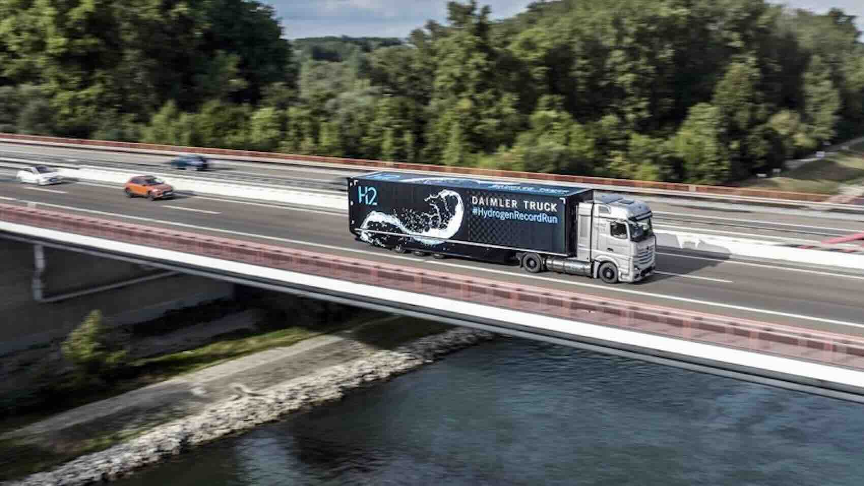 Camion a idrogeno liquido, la tecnologia Daimler Truck e Linde Engineering