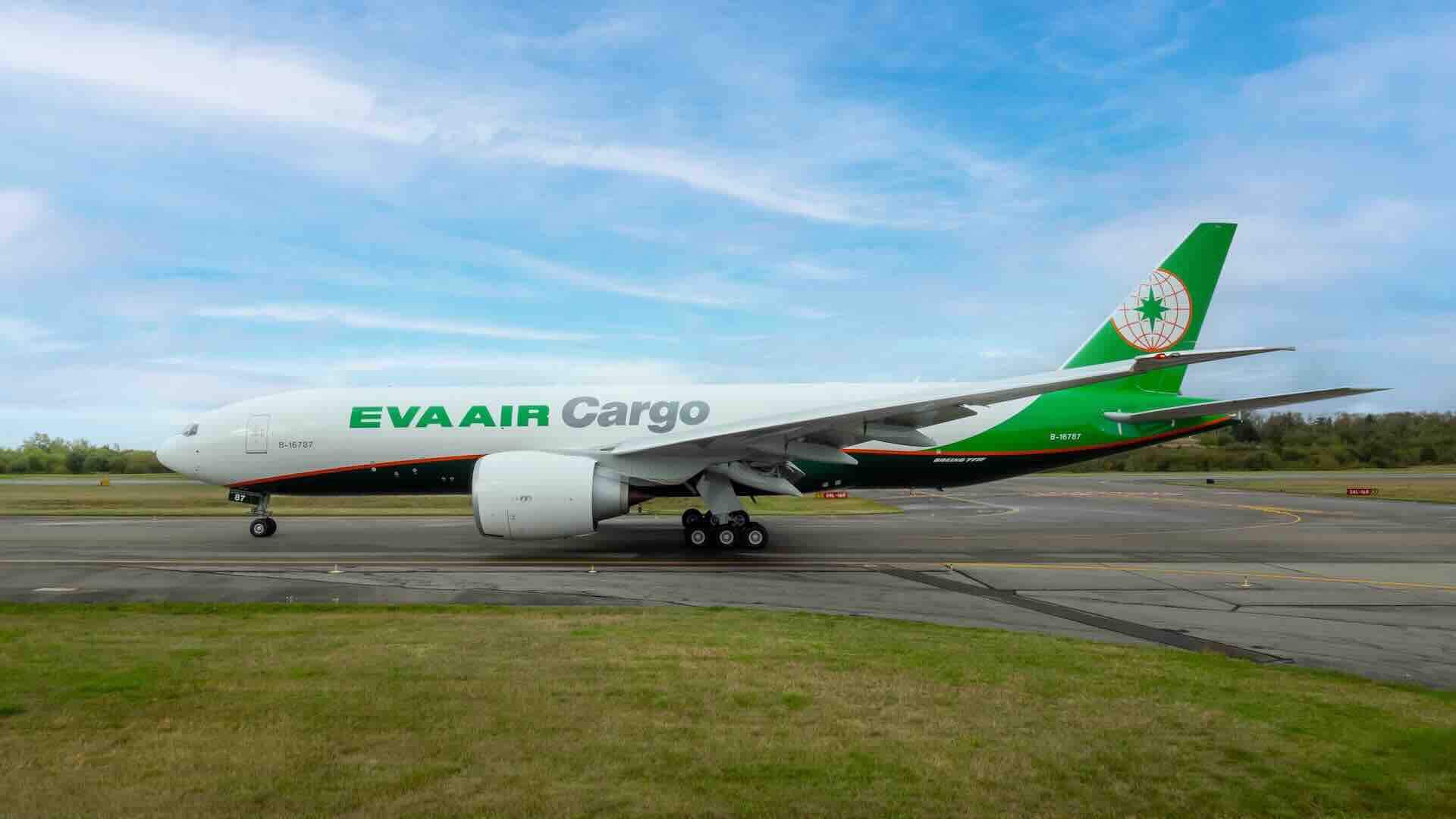 EVA Air: aerei con tecnologia AeroSHARK di Lufthansa Technik e BASF