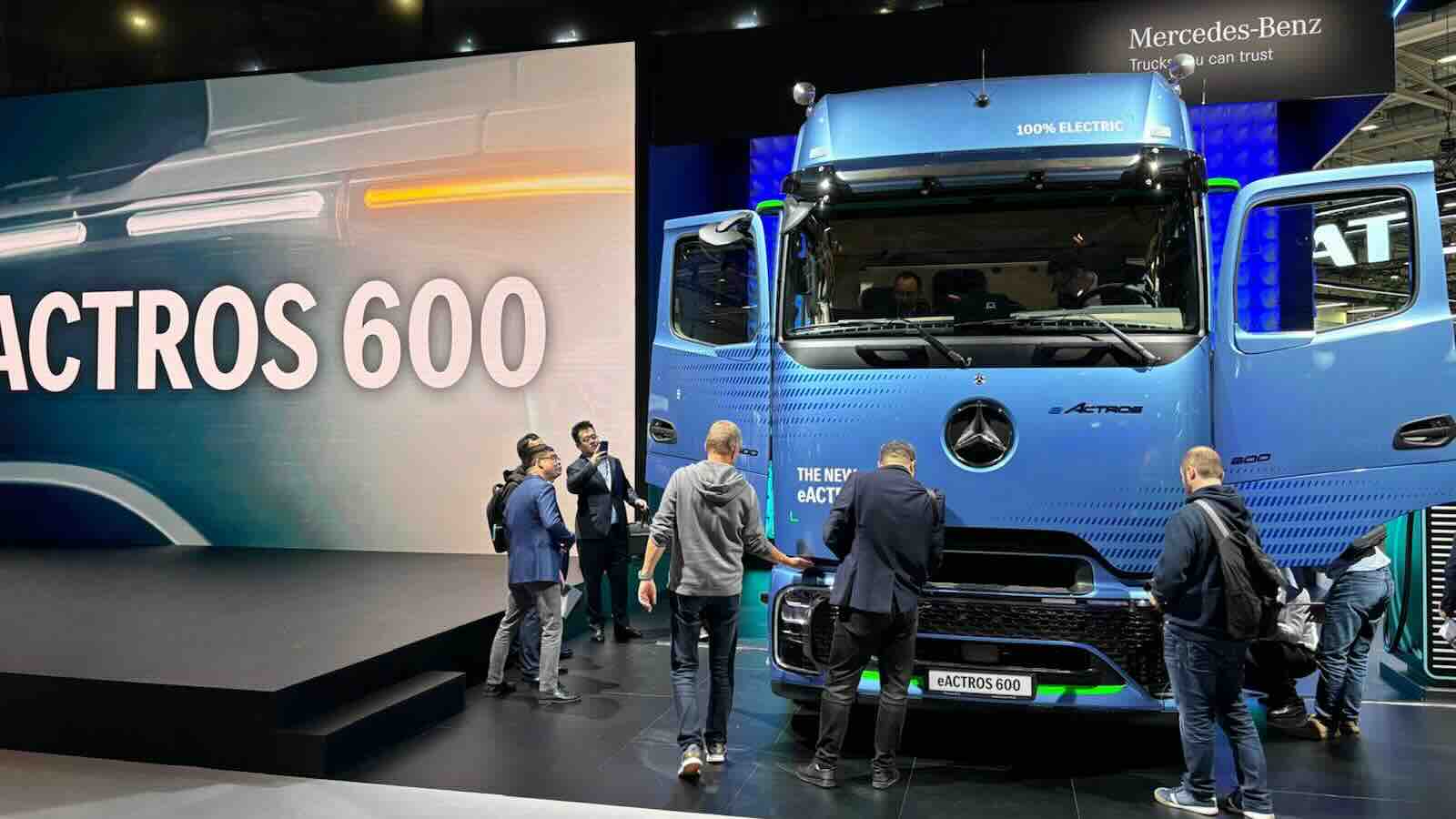 IAA 2024: Daimler Truck, camion elettrico Mercedes-Benz eActros 600 di serie da novembre