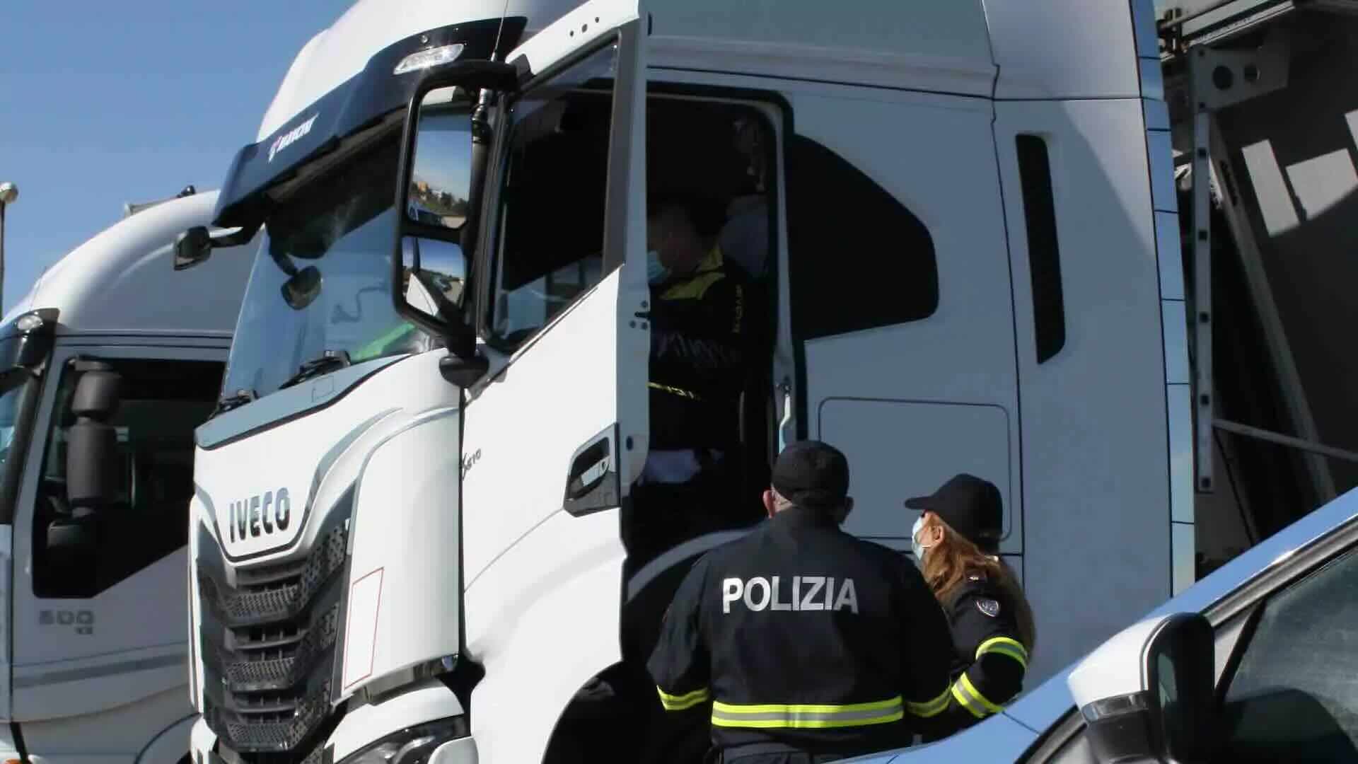 Tachigrafo: controllo mezzi pesanti a distanza con sensori drive-by in Germania