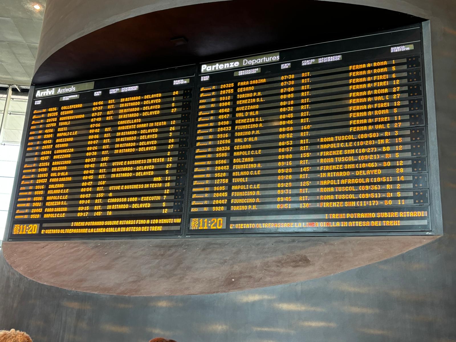 Caos treni a Roma, guasto alla linea e circolazione bloccata