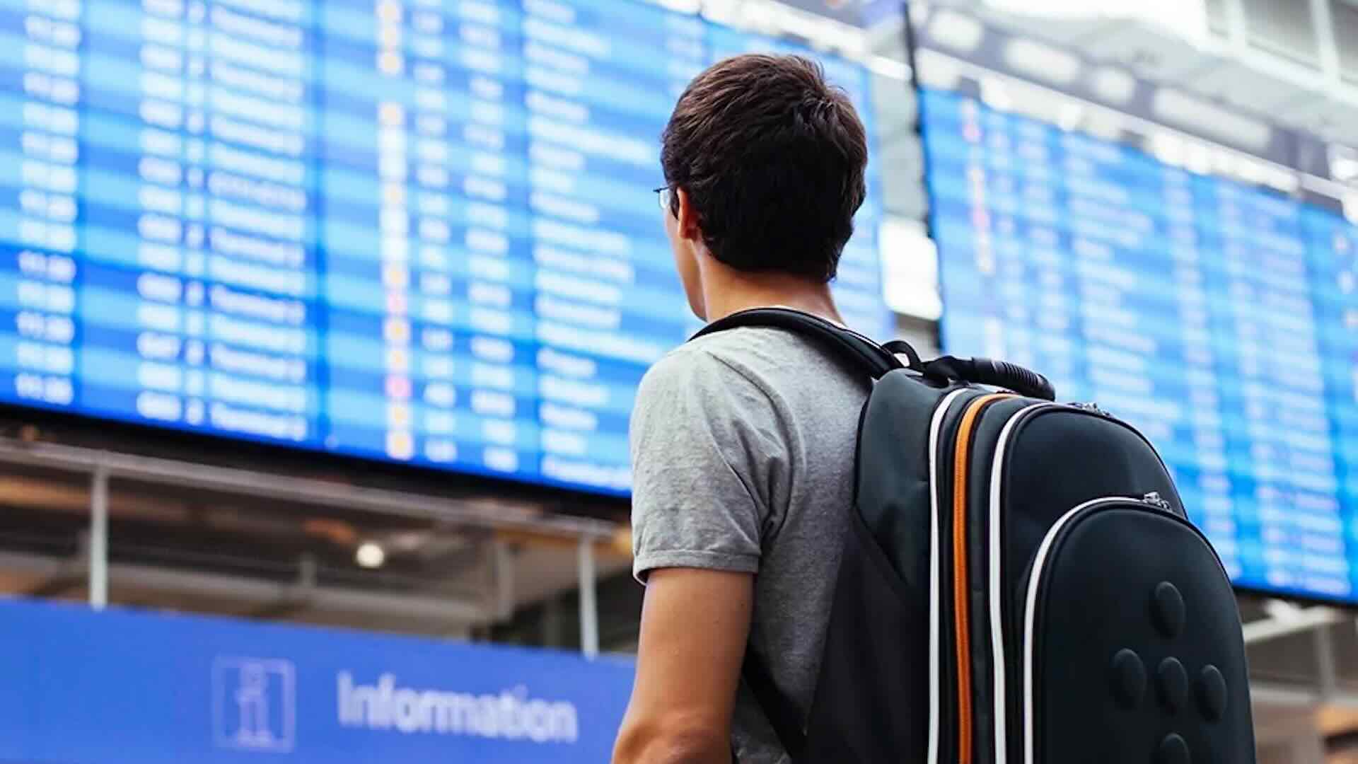 Voli cancellati e ritardi: abolito l’obbligo di conciliazione, risarcimento diretto per i passeggeri