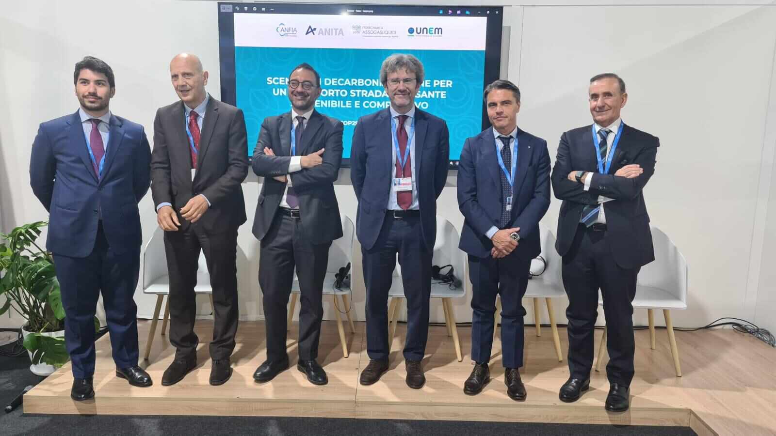 Alla COP 29 ANFIA, ANITA, Assogasliquidi-Federchimica e UNEM rinnovano l’impegno per la decarbonizzazione del trasporto pesante