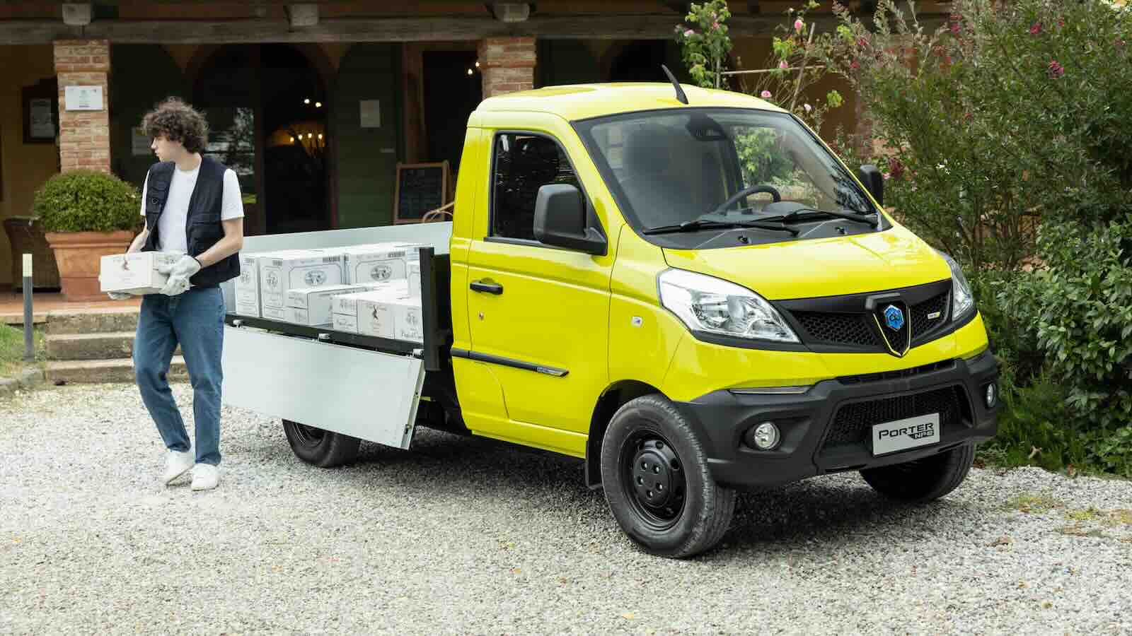 Veicoli commerciali: nuovo Piaggio Porter NPE city truck elettrico