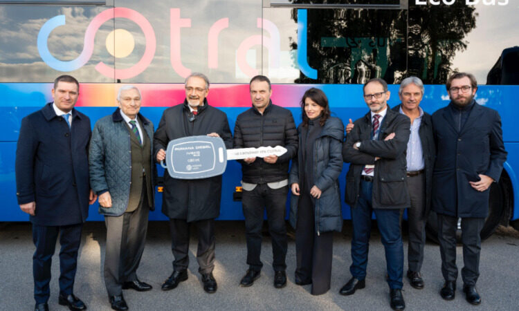 Giubileo 2025: presentati a Roma 10 nuovi bus Cotral