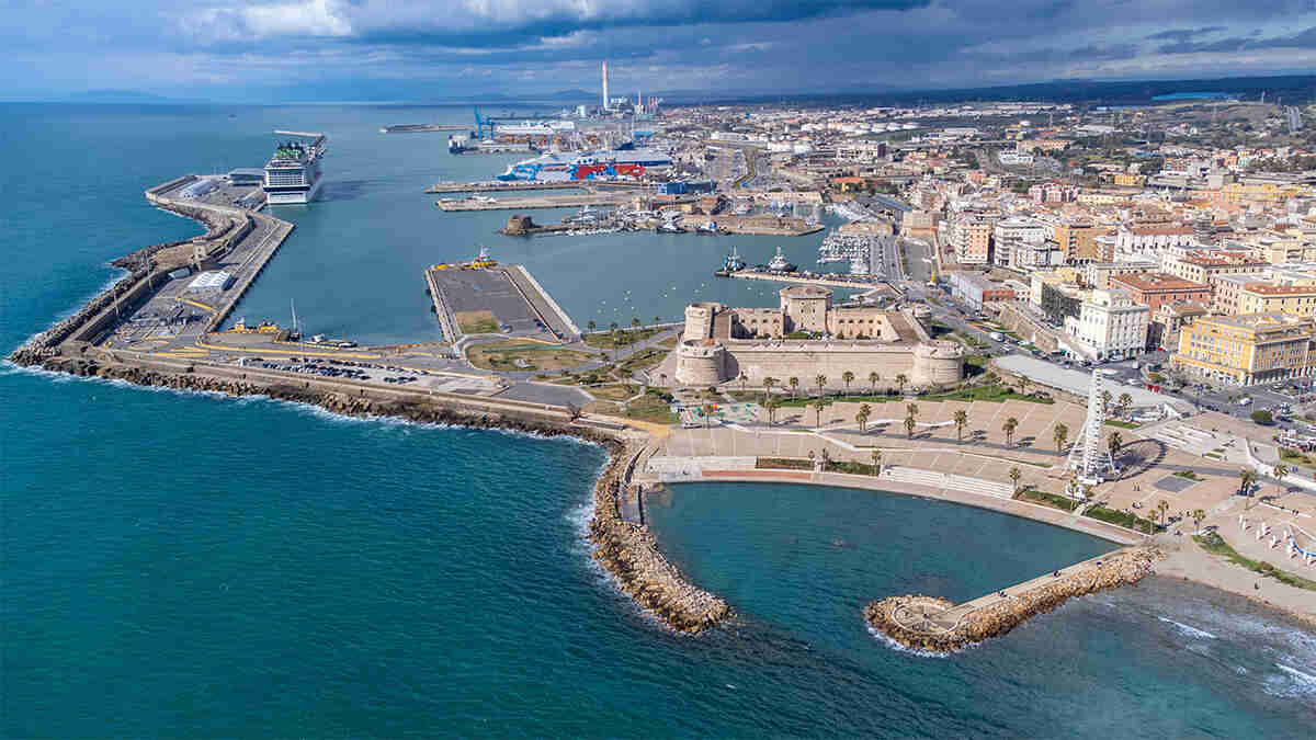 Porti: accordo con CDP per nuove infrastrutture e impianti di energia rinnovabile a Civitavecchia e Fiumicino