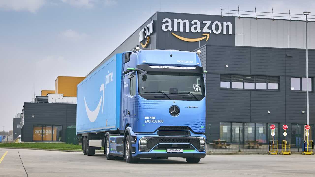 Amazon ordina più di 200 camion elettrici Mercedes-Benz