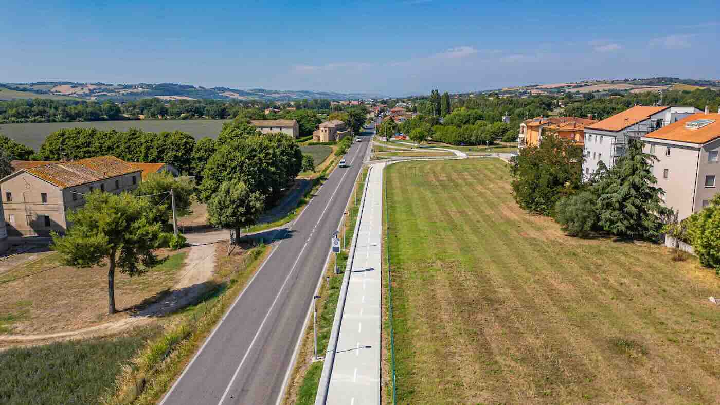 Biciclette e piste ciclabili per far crescere l’Italia: il progetto ComuniCiclabili