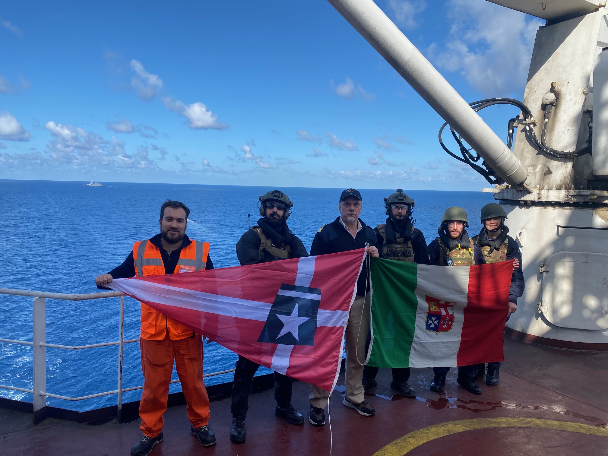 Marina Militare: esercitazione con Assarmatori ed Ignazio Messina a bordo della nave Jolly Verde