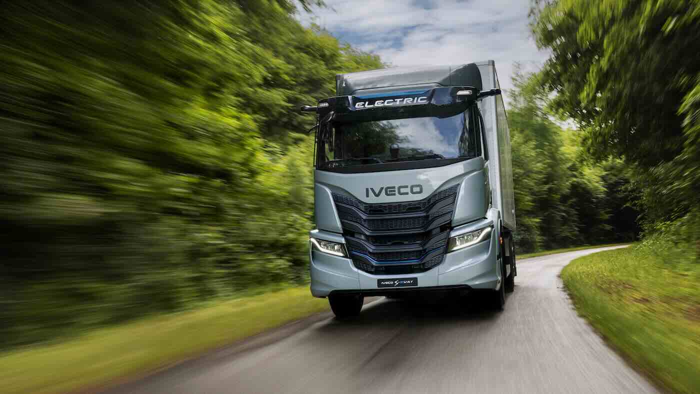 IVECO celebra 50 anni di innovazione, la tradizione guida il futuro dei trasporti