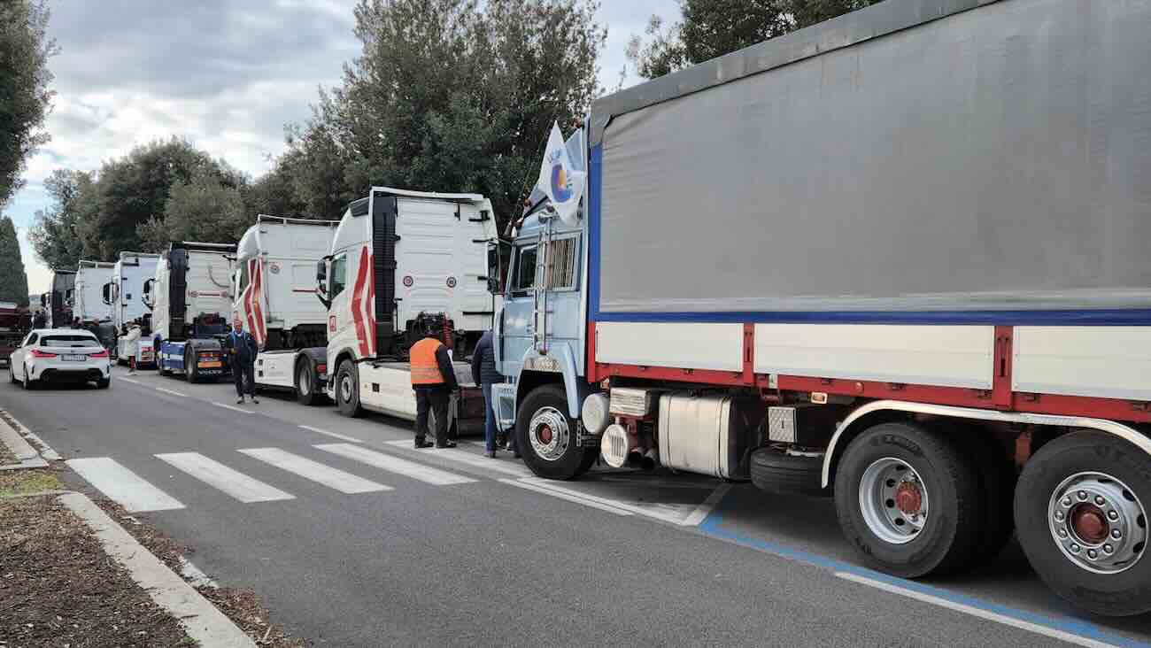 Autotrasporto, manifestazione a Roma: appello al MIT, imprese di trasporto al collasso