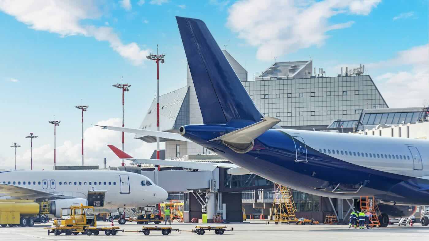 Boom di passeggeri sui voli e per il trasporto merci negli aeroporti nel 2024