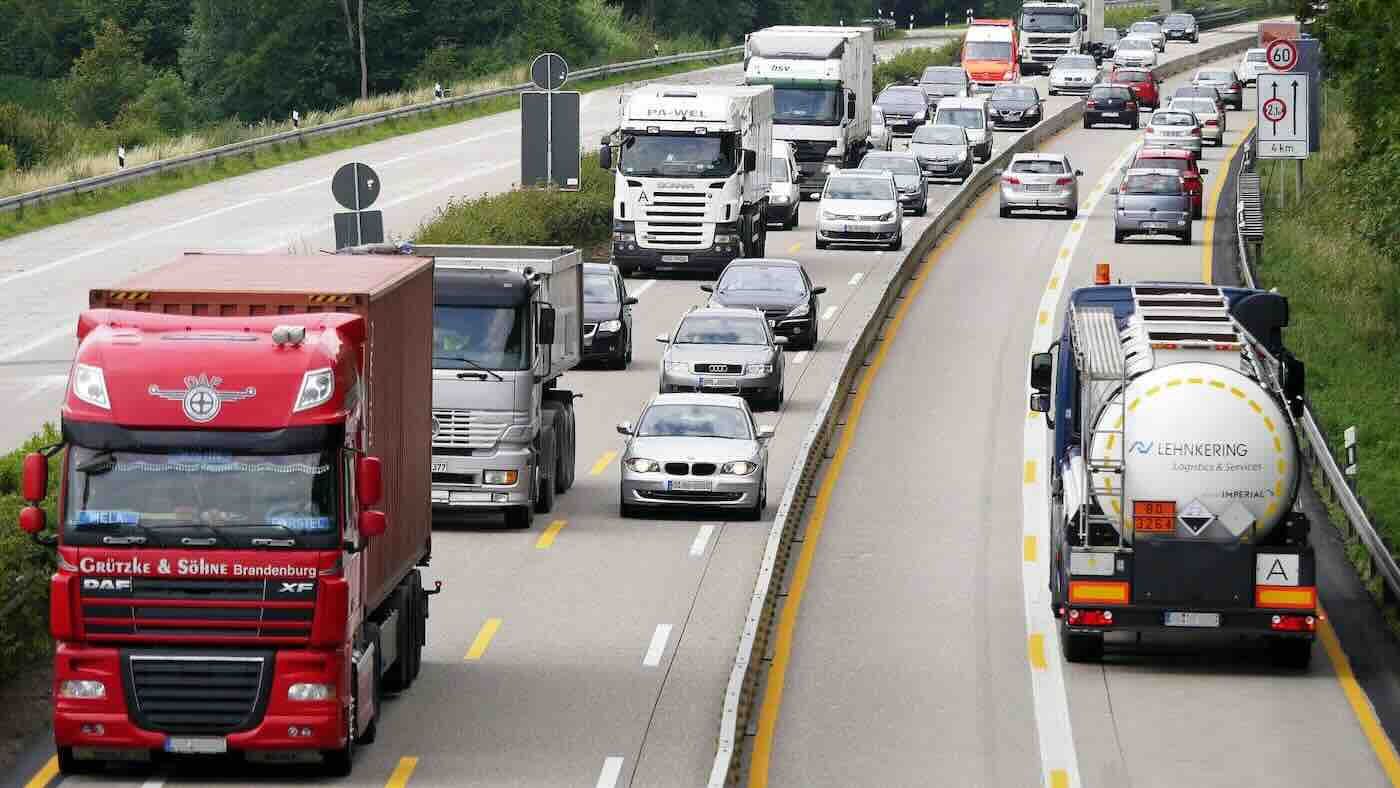 Autotrasporto: mezzi pesanti,  l’UE conferma la neutralità tecnologica per la transizione