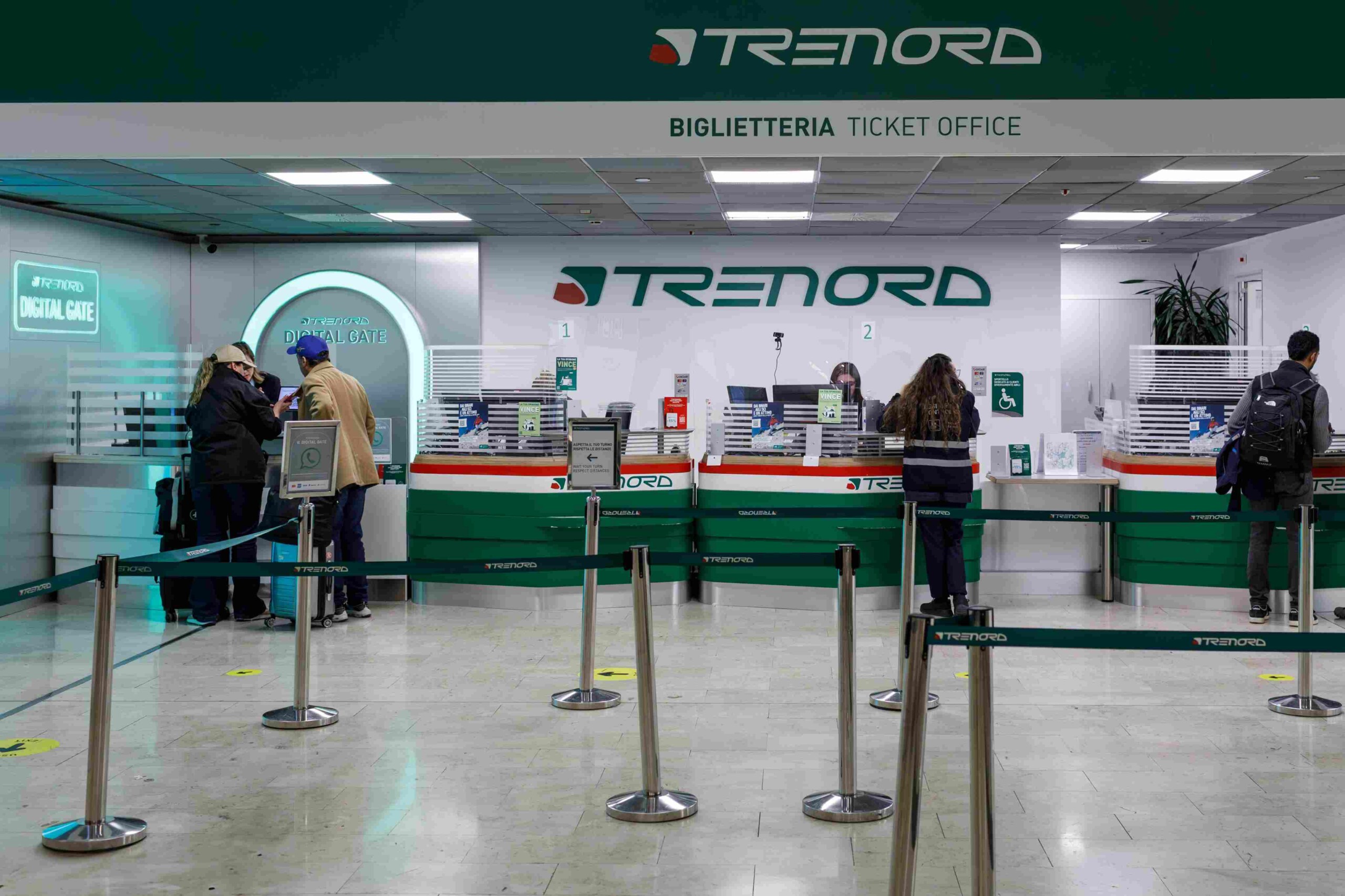 Trenord apre Digital Gate a Milano Centrale per acquisti cashless